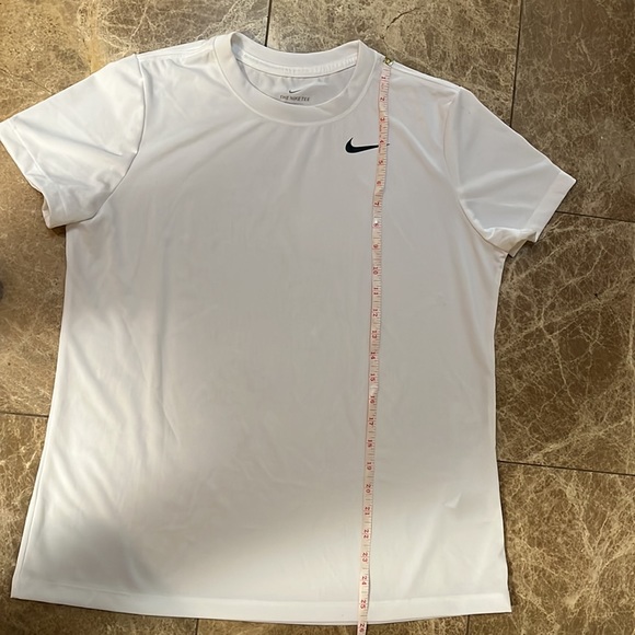 Men’s The Nike Tee - Picture 7 of 7